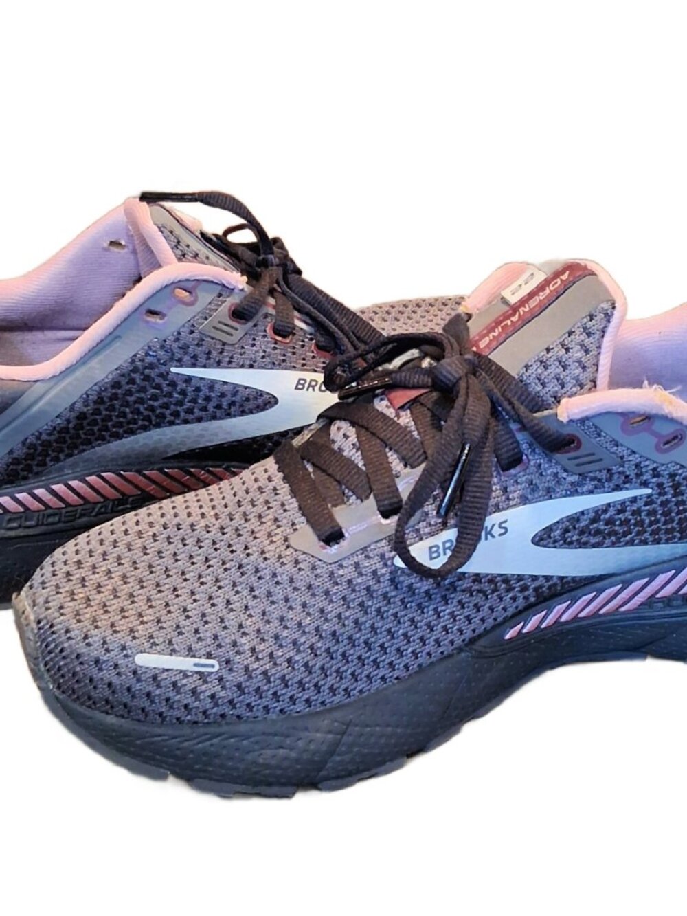 Brooks Adrenaline GTS 22 Gray and Pink Sneaker Running Shoe Size 8 1/2 D